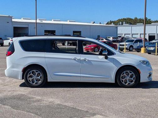 2023 Chrysler Pacifica Limited