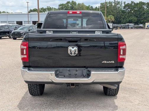 Diamond Black Crystal Pearlcoat 2023 RAM 2500 Tradesman Crew Cab 4x4 6'4' Box