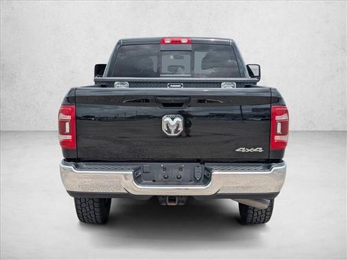 Diamond Black Crystal Pearlcoat 2023 RAM 2500 Tradesman Crew Cab 4x4 6'4' Box