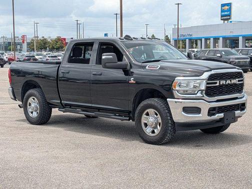 Diamond Black Crystal Pearlcoat 2023 RAM 2500 Tradesman Crew Cab 4x4 6'4' Box