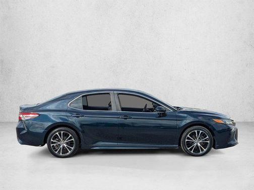 Galactic Aqua Mica 2018 Toyota Camry SE