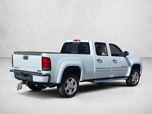 Summit White 2011 GMC Sierra 2500 Denali