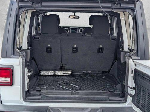 Bright White Clearcoat 2021 Jeep Wrangler Unlimited Sahara