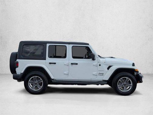 Bright White Clearcoat 2021 Jeep Wrangler Unlimited Sahara