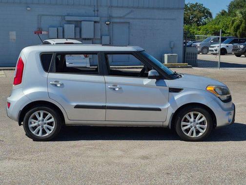 Bright Silver Metallic 2013 Kia Soul +