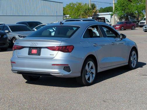 Florett Silver Metallic 2022 Audi A3 Premium