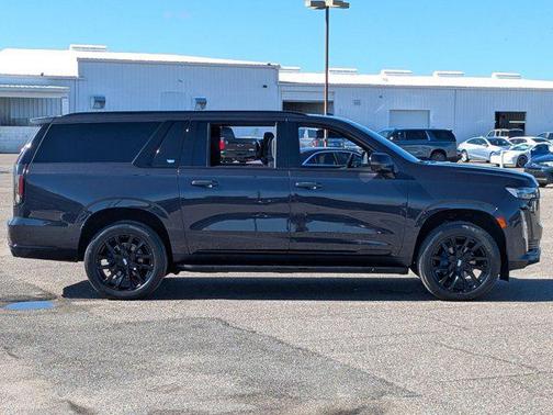 2022 Cadillac Escalade ESV Sport Platinum