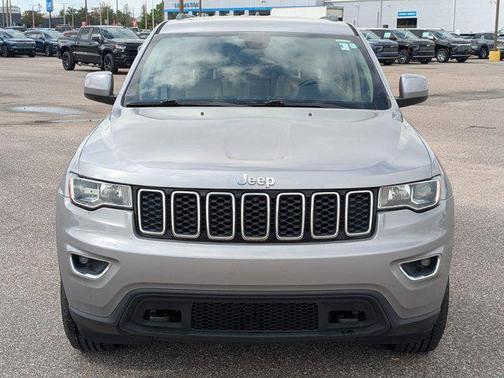 2020 Jeep Grand Cherokee Laredo