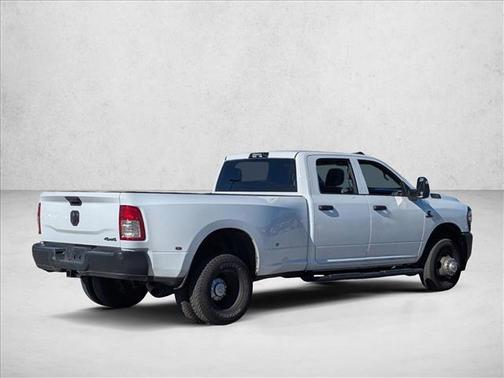 2024 RAM 3500 Tradesman Crew Cab 4x4 8' Box