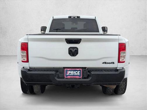 2024 RAM 3500 Tradesman Crew Cab 4x4 8' Box