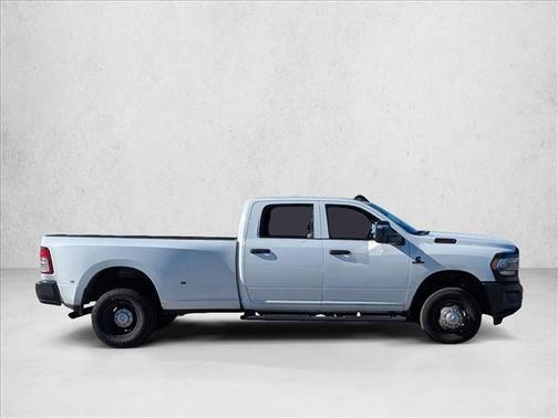 2024 RAM 3500 Tradesman Crew Cab 4x4 8' Box