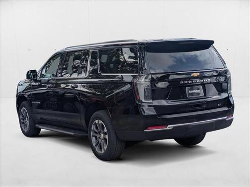 2025 Chevrolet Suburban LT