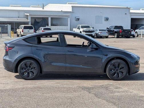 2025 Tesla Model Y Long Range Dual Motor Rear-Wheel Drive