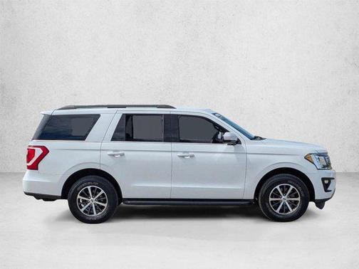OXFORD WHITE 2019 Ford Expedition XLT