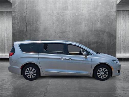 2018 Chrysler Pacifica Touring-L