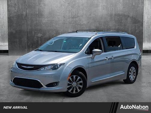 2018 Chrysler Pacifica Touring-L