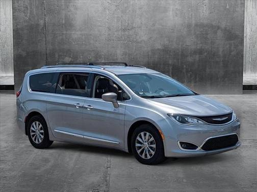 2018 Chrysler Pacifica Touring-L