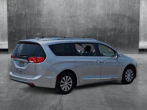 2018 Chrysler Pacifica Touring-L