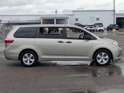 Creme Brulee Mica 2016 Toyota Sienna L