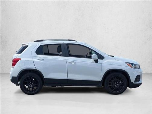 Summit White 2021 Chevrolet Trax LT