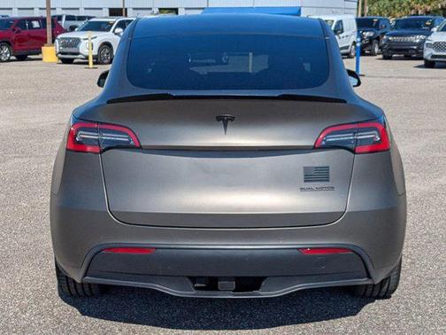 2021 Tesla Model Y Long Range Dual Motor All-Wheel Drive