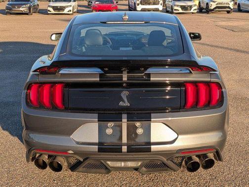 2022 Ford Shelby GT500 Base