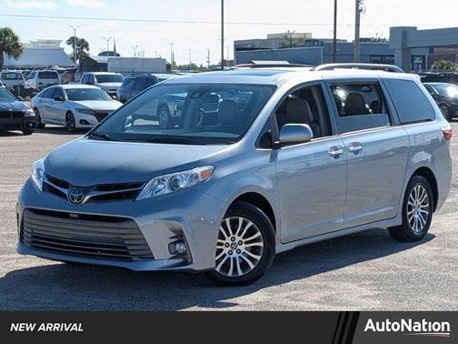 2018 Toyota Sienna XLE