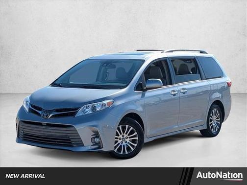 2018 Toyota Sienna XLE