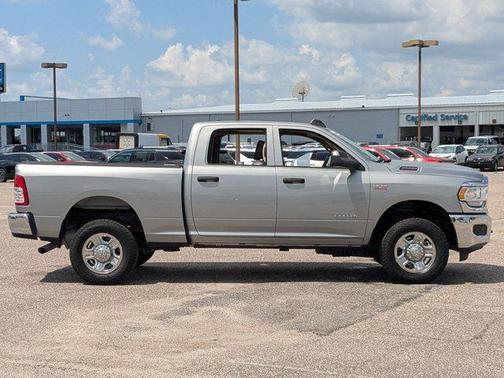 2020 RAM 2500 Tradesman Crew Cab 4X4 6'4' Box