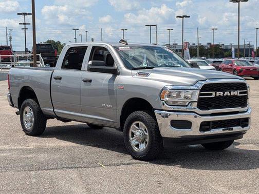 2020 RAM 2500 Tradesman Crew Cab 4X4 6'4' Box