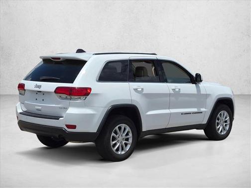 Bright White Clearcoat 2022 Jeep Grand Cherokee Laredo