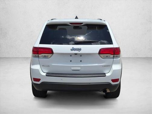 Bright White Clearcoat 2022 Jeep Grand Cherokee Laredo