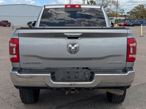 2020 RAM 2500 Laramie Crew Cab 4x4 6'4' Box