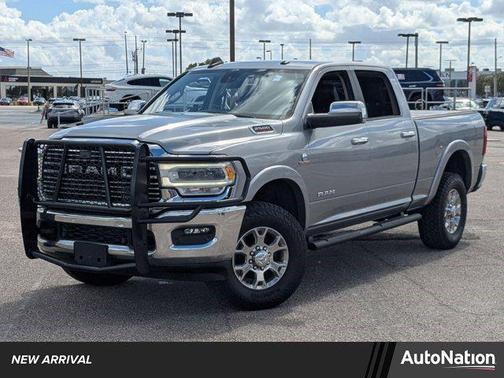 2020 RAM 2500 Laramie Crew Cab 4x4 6'4' Box