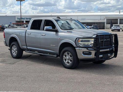 2020 RAM 2500 Laramie Crew Cab 4x4 6'4' Box