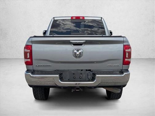 2020 RAM 2500 Laramie Crew Cab 4x4 6'4' Box