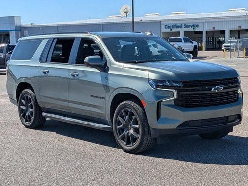 2023 Chevrolet Suburban RST