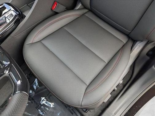 Mosaic Black Metallic 2026 Chevrolet Trax FWD 2RS