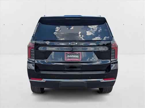 2025 Chevrolet Suburban LS