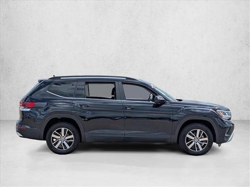Silver/Gray 2022 Volkswagen Atlas 2.0T SE