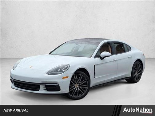 2017 Porsche Panamera 4