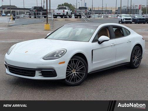 2017 Porsche Panamera 4