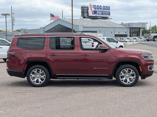Velvet Red Pearlcoat 2022 Jeep Wagoneer Series II 4x2