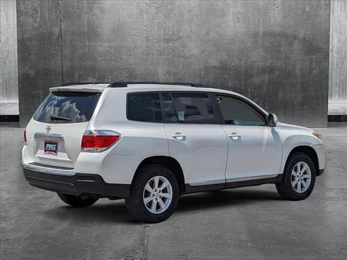 2011 Toyota Highlander SE