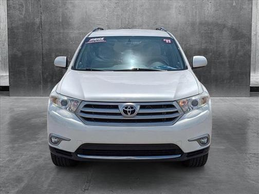 2011 Toyota Highlander SE
