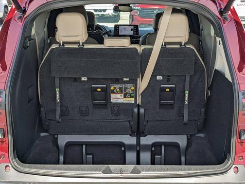 2021 Toyota Sienna XLE 8 Passenger