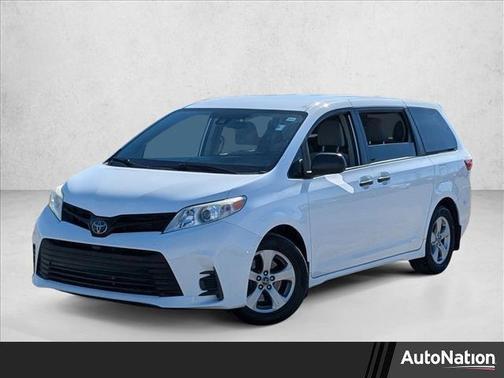 2020 Toyota Sienna SE