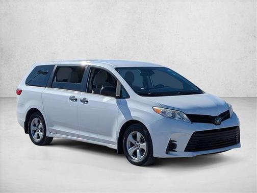 2020 Toyota Sienna SE