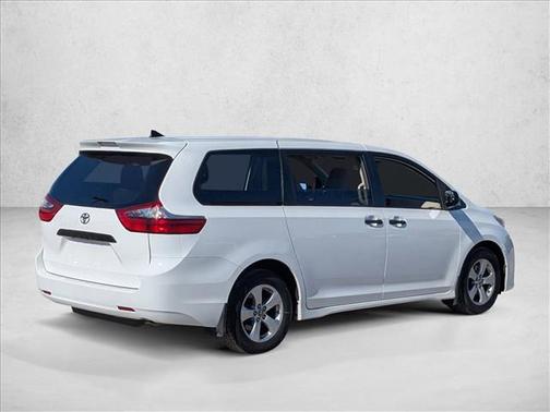 2020 Toyota Sienna SE