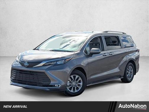 2024 Toyota Sienna XLE